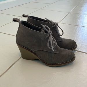 White mountain ankle boots size 6.5